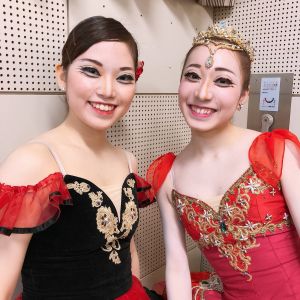 第6回全国MIEバレエコンペティション</br>
プロフェッショナル部門</br>
第2位 井藤七菜(右)</br>
第6位 髙信依里歌