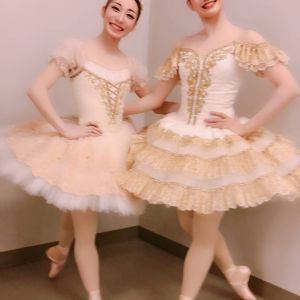 第9回 NAMUEグランドファイナル</br>
高校部門</br>
第3位 本田悠亜(右)</br>
ノヴォシビスク国立バレエ学校留学権</br>
一般部門</br>
第4位 井藤七菜