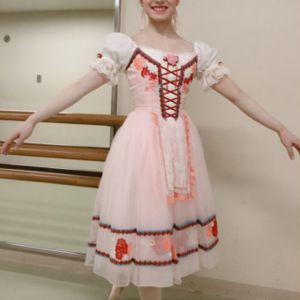 第3回ヴィクトワールバレエコンペティション名古屋<br/ >
シニアの部<br/ >
第3位 井藤七菜<br/ >
優秀指導者賞 車田千穂、窪田弘樹