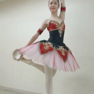 第6回 NBA名古屋バレエコンクール2021<br/ >
トゥシューズ部門 中学2年の部<br/ >
4-4位 神戸美緒<br/ >