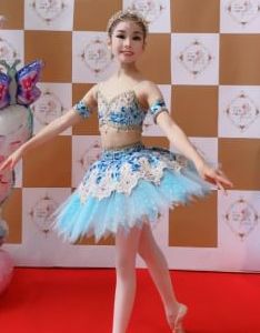 第7回びわ湖・洋舞コンクールinもりやま<br/ >
バレエシューズ部門<br/ >
第2位 窪田れいら