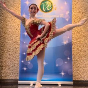 28th バレエコンペティション21<br/ >
4 division<br/ >
第4位 岡田笑理